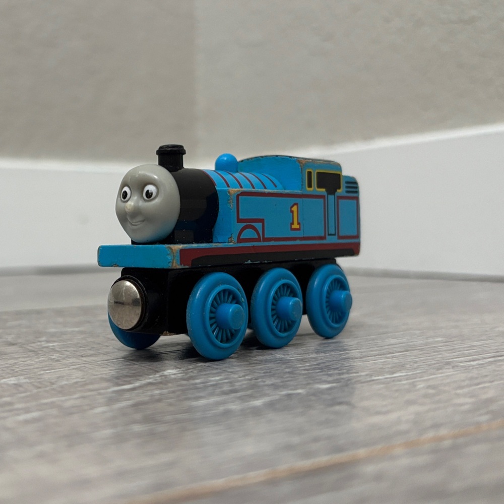 Wooden Thomas 2003 - Picture 2 of 8